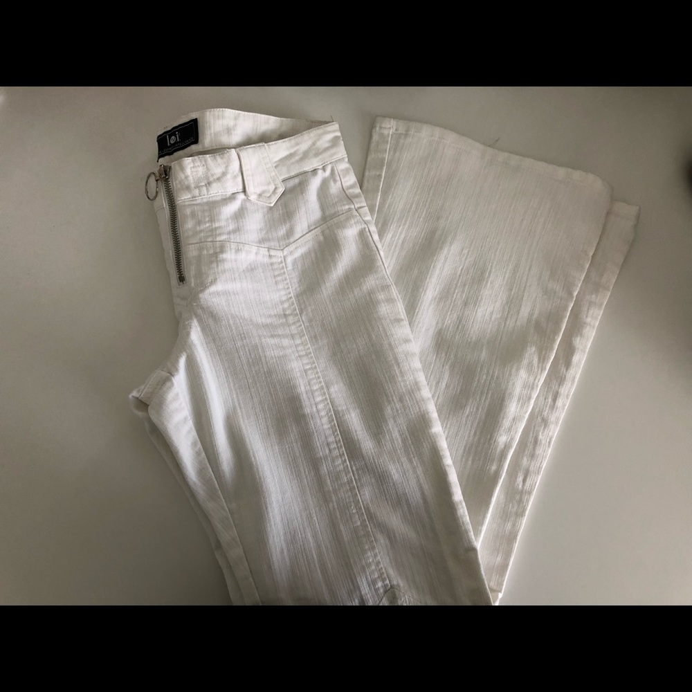Flare white jeans!